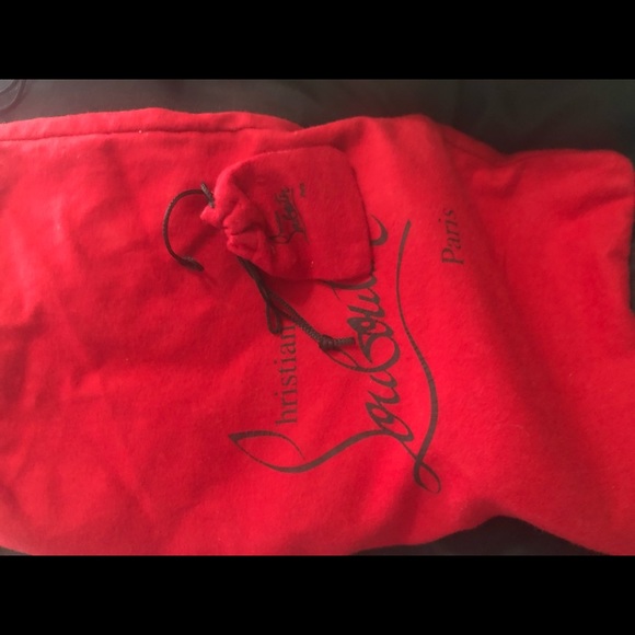 Christian Louboutin - Picture 3 of 5